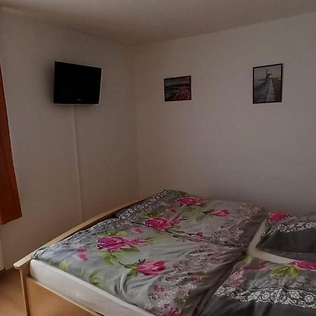 Ferienwohnung Schwarz Lauter Exterior foto